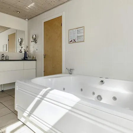 10 Person In V Ggerl Se Feriehus Bøtø By