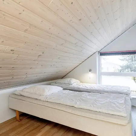 4 Star In Vaeggerlose * Bøtø By